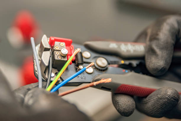 Best Affordable Emergency Electrician  in Colona, IL